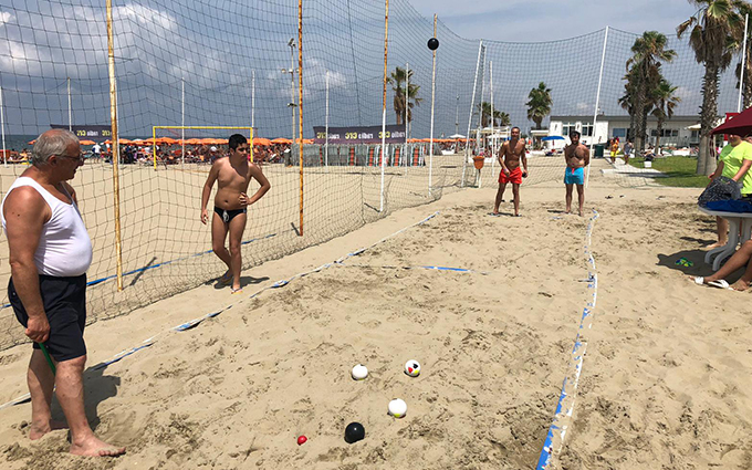 04 Beach Bocce
