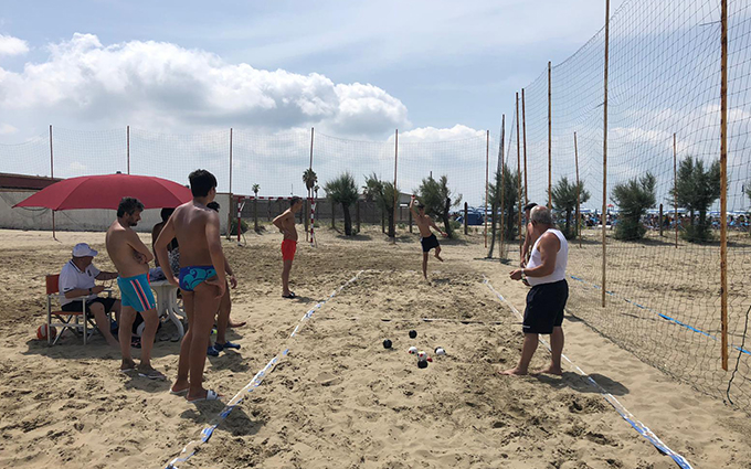 05 Beach Bocce