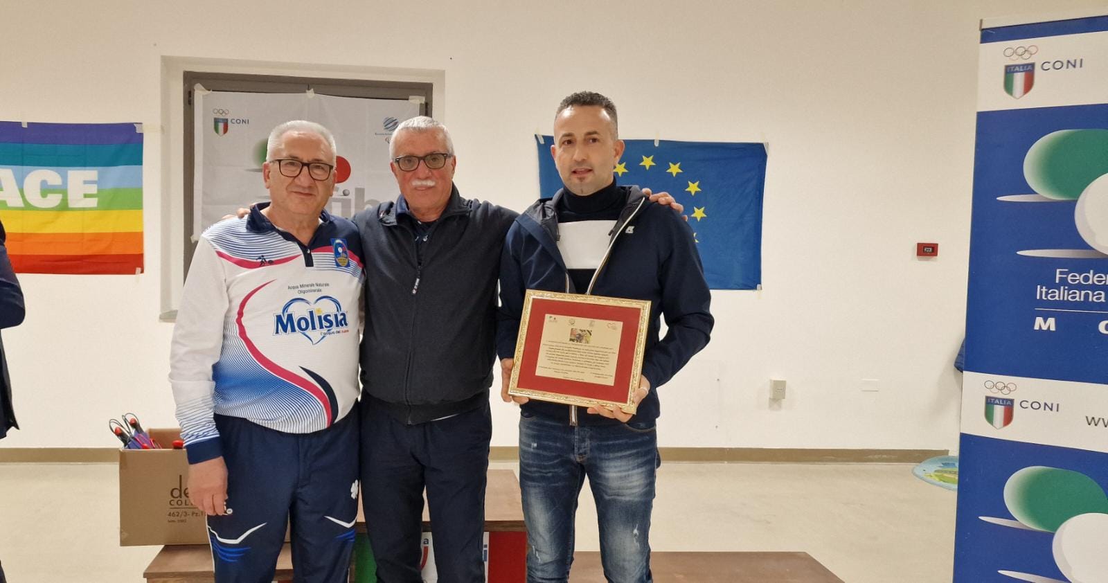 01 Consegna targa a Francesco Santoriello