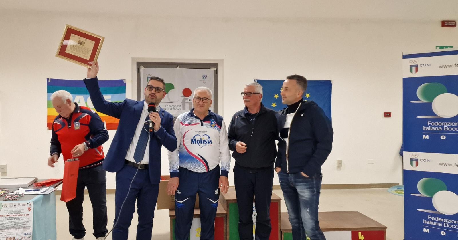 02 Consegna targa a Francesco Santoriello