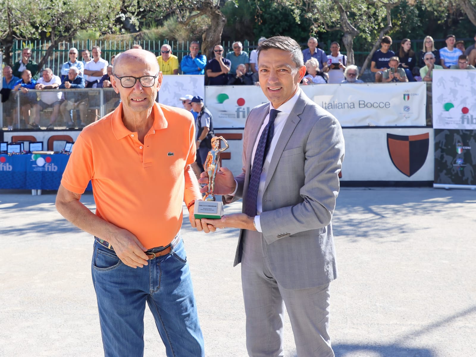 Nicola Sturla premiato dal vicepresidente federale Roberto Favre