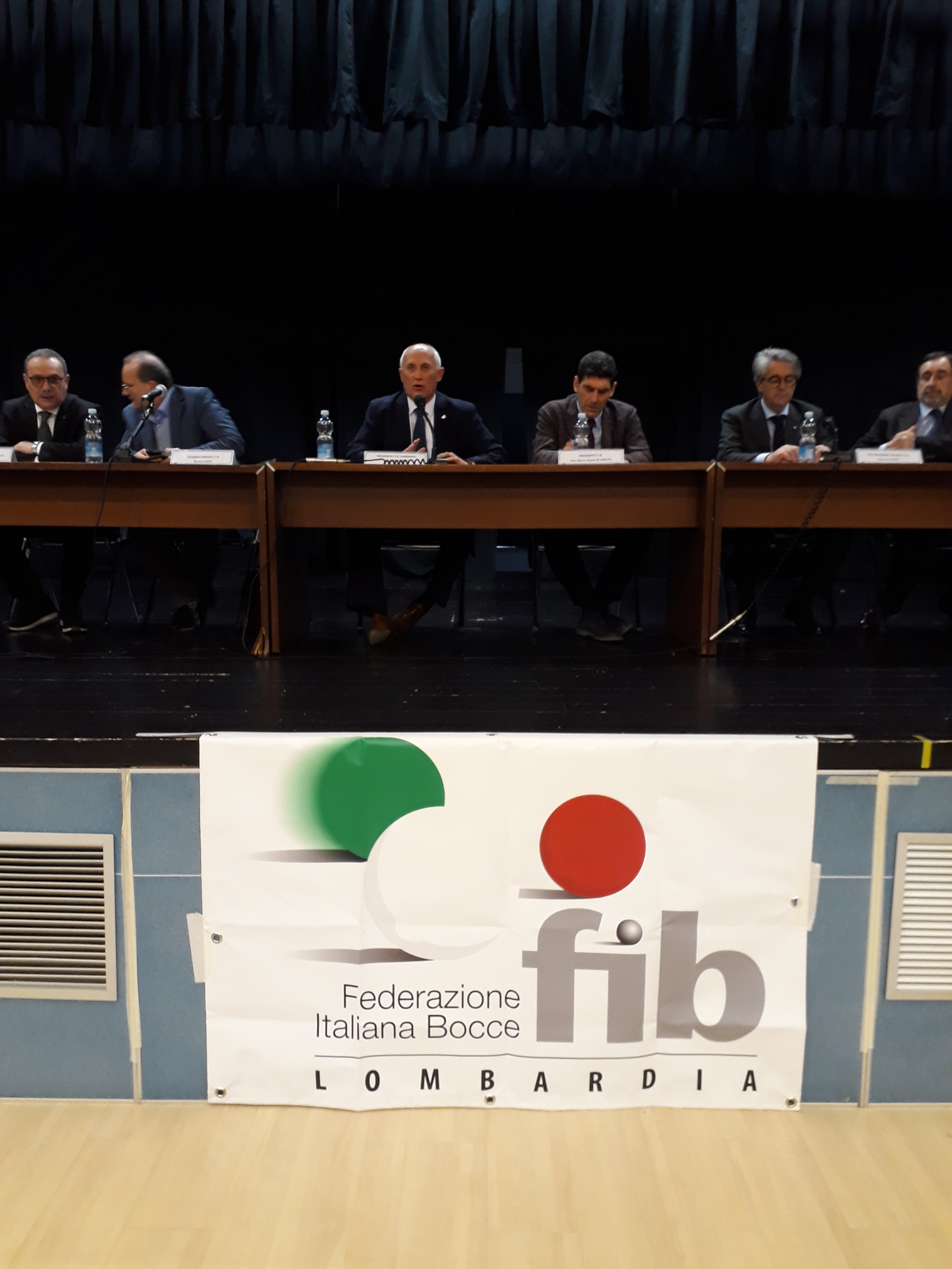 Il tavolo delle istituzioni