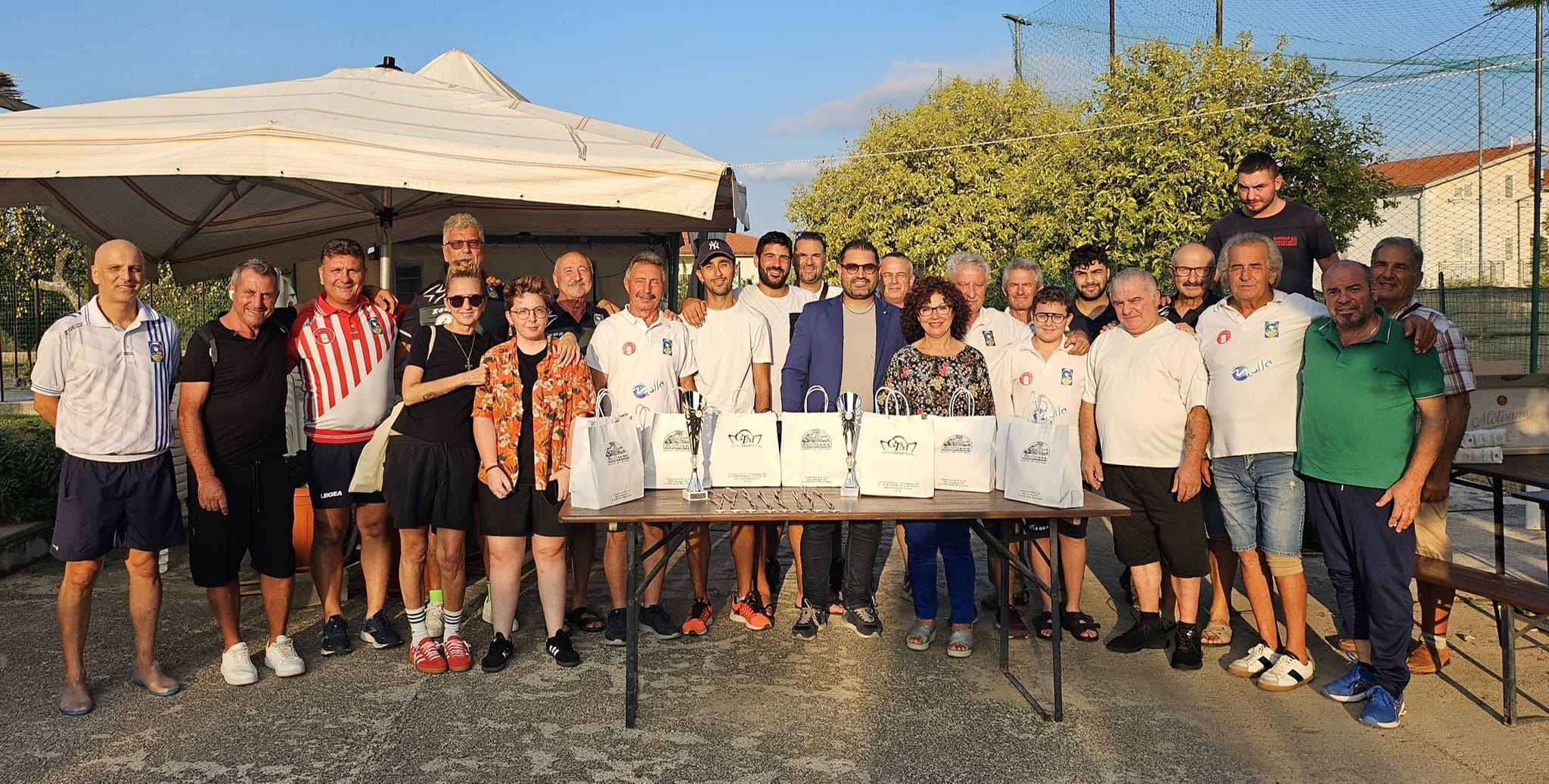 foto gruppo beach bocce santucci