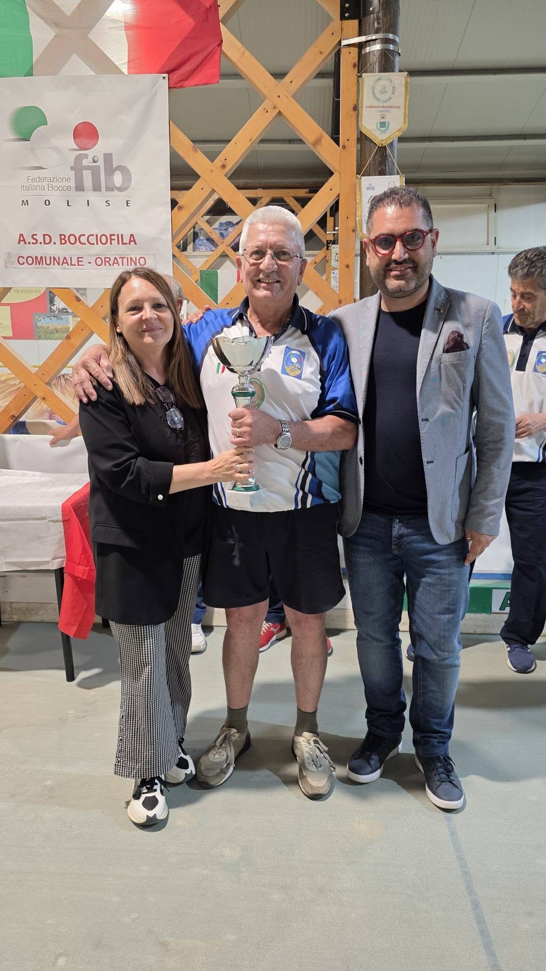 il vincitore tizzano tra il sindaco latessa e il presidente formato