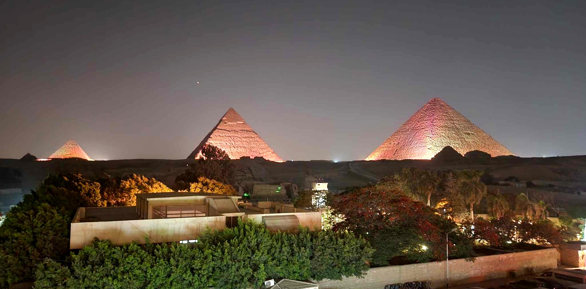 202407 16 Piramidi di sera al CAIRO